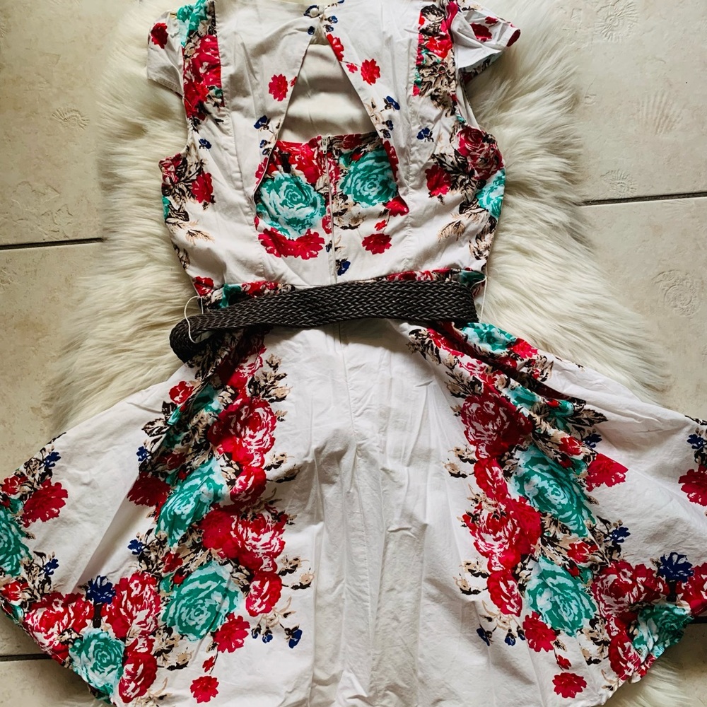 Dress - Picture 2 of 4